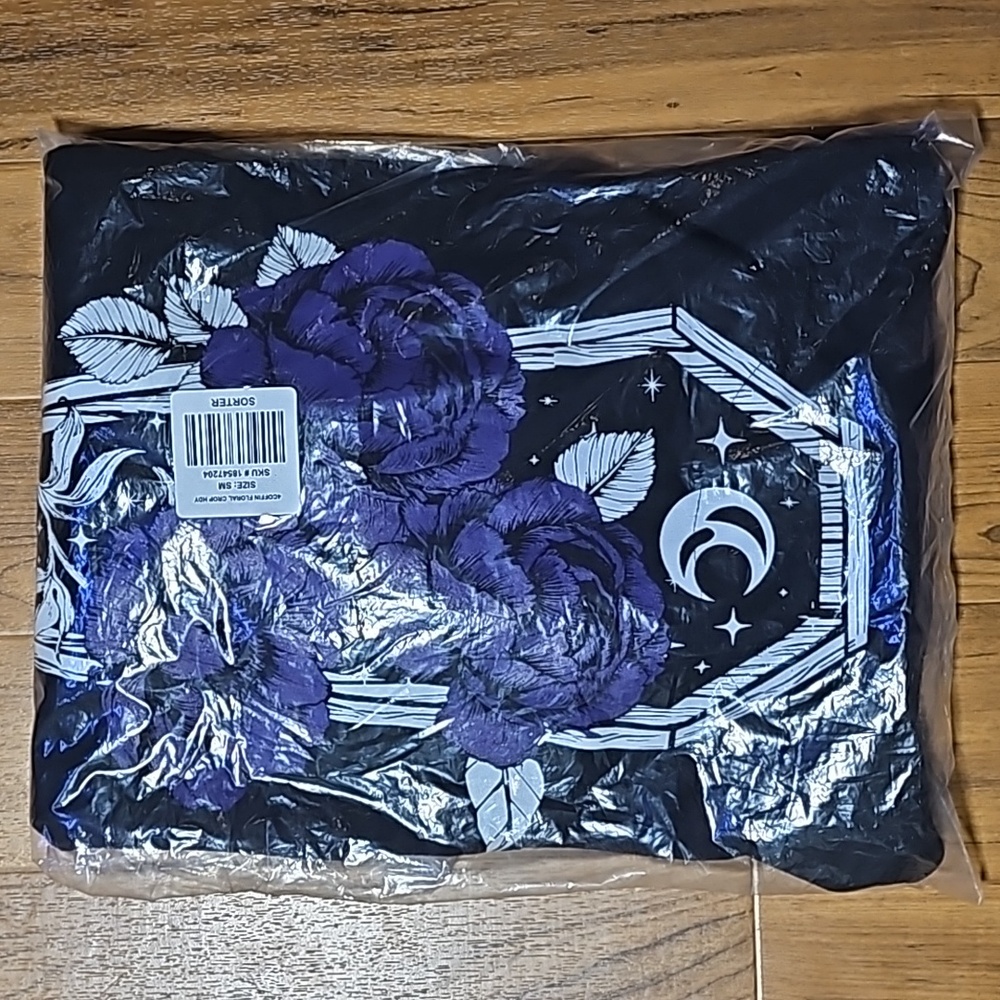 Coffin Floral Crop Hoodie - Picture 11 of 12